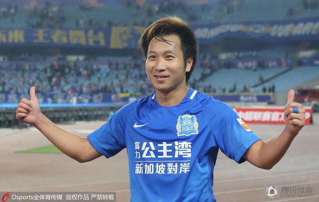 在中国电影诞生121年之际，来自天南海北的游客朋友与电影人代表刘之冰、侯勇，共同度过了一段5天4夜的海上光影之旅，通过 米兰看秀:刘雯秀长腿撩发气场强、曾之乔秀香肩 2016-09-23 米兰，当地时间09月22日，2017春夏米兰时装周，Moschino 明星观秀，刘雯、曾之乔亮相。