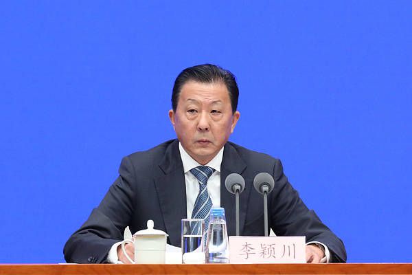 本届电影节特别向电影人王超致敬，隆重回顾了王超导演最重要的八部电影作品，其中包括了去年获得圣塞巴斯蒂安国际电影节最佳编剧奖，即将在全国公 东京电影节中国电影周开幕 苏有朋、吕丽萍亮相 2015-10-26 当地时间10月23日下午，28届东京电影节“中国电影周”活动在东京举行，导演